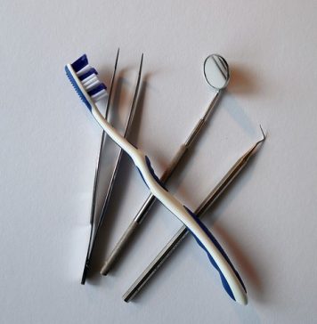 extractii dentare in sector 4