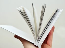 De ce își vând oamenii cărțile vechi? Achizitii carti vechi