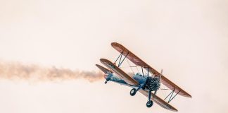 cand cumperi biletul de avio